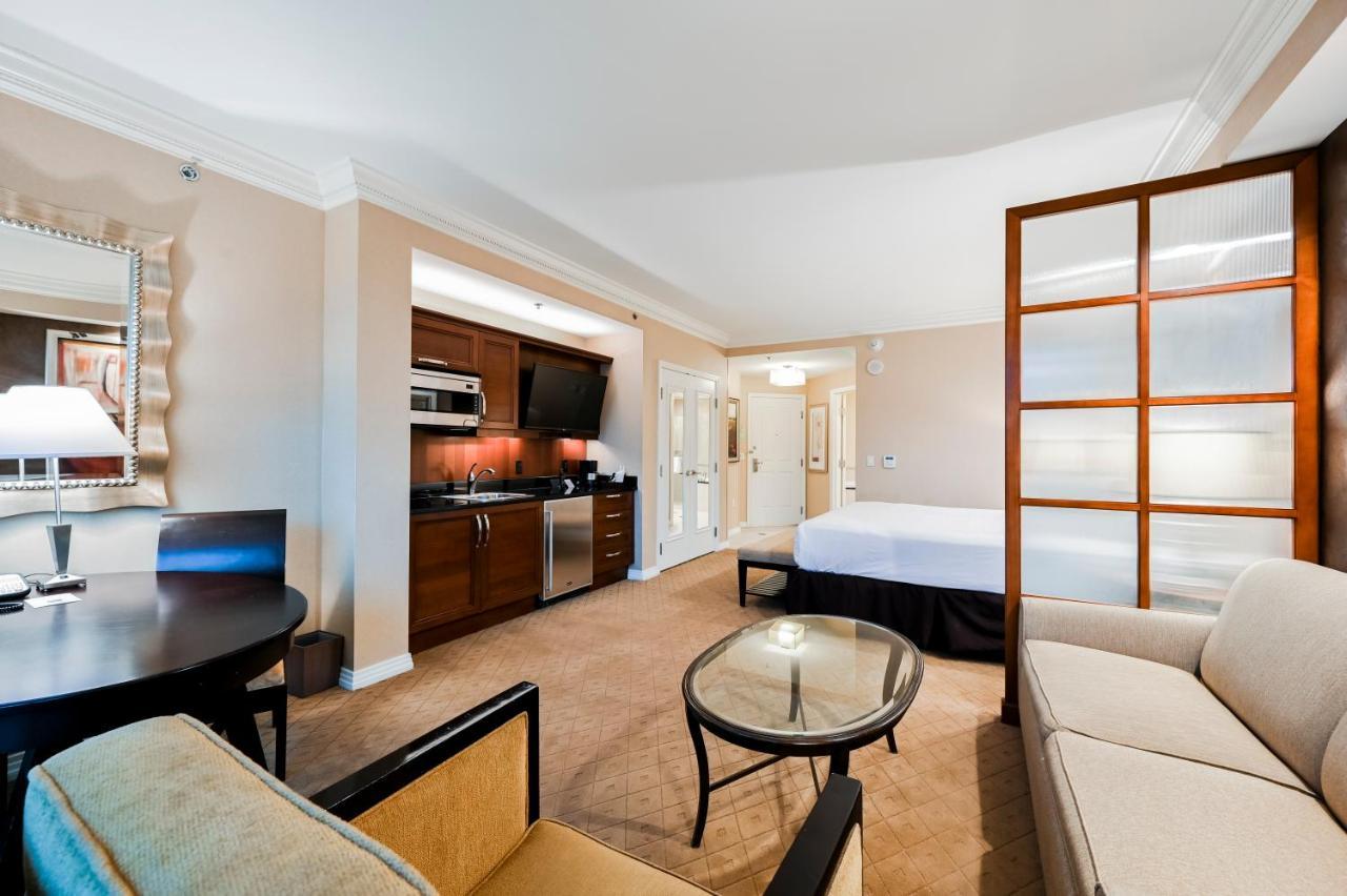 Penthouse Suite With Strip View At The Signature At Mgm Grand ลาสเวกัส ภายนอก รูปภาพ