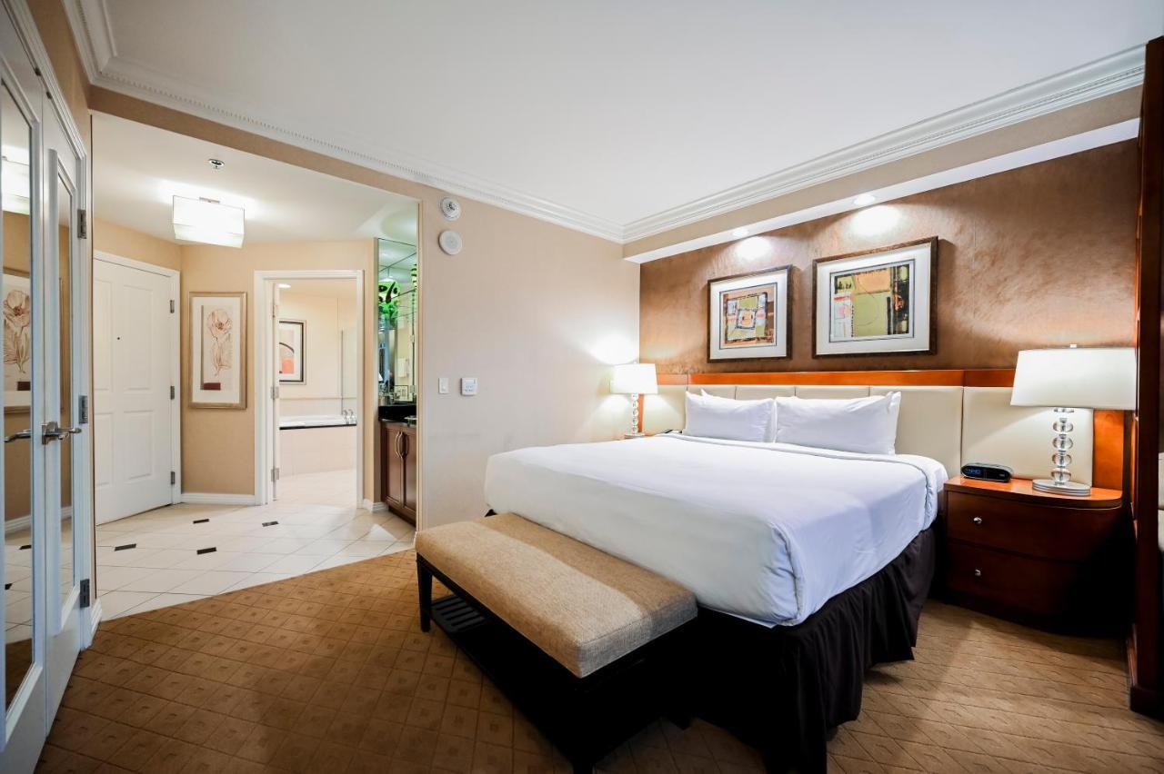 Penthouse Suite With Strip View At The Signature At Mgm Grand ลาสเวกัส ภายนอก รูปภาพ