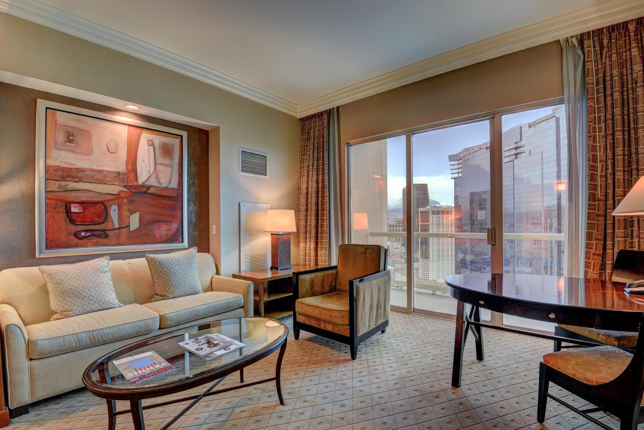 Penthouse Suite With Strip View At The Signature At Mgm Grand ลาสเวกัส ภายนอก รูปภาพ
