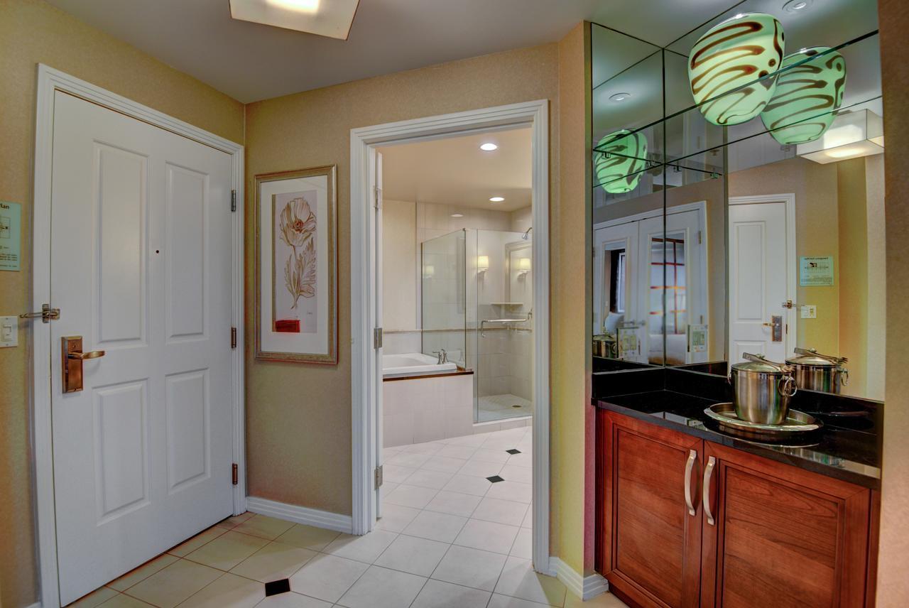 Penthouse Suite With Strip View At The Signature At Mgm Grand ลาสเวกัส ภายนอก รูปภาพ